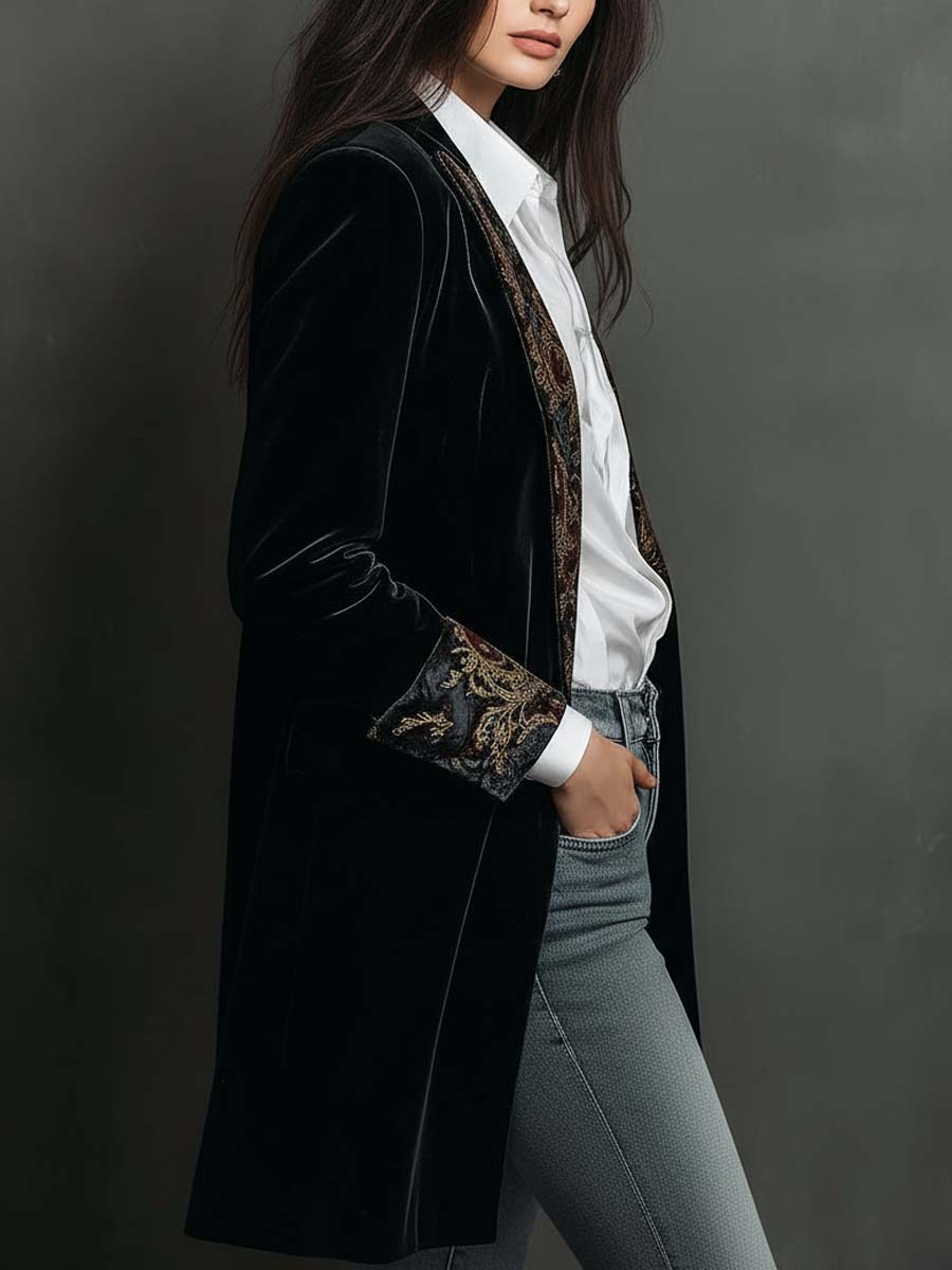 Léontine | Fitted Black Baroque Printed Blazer