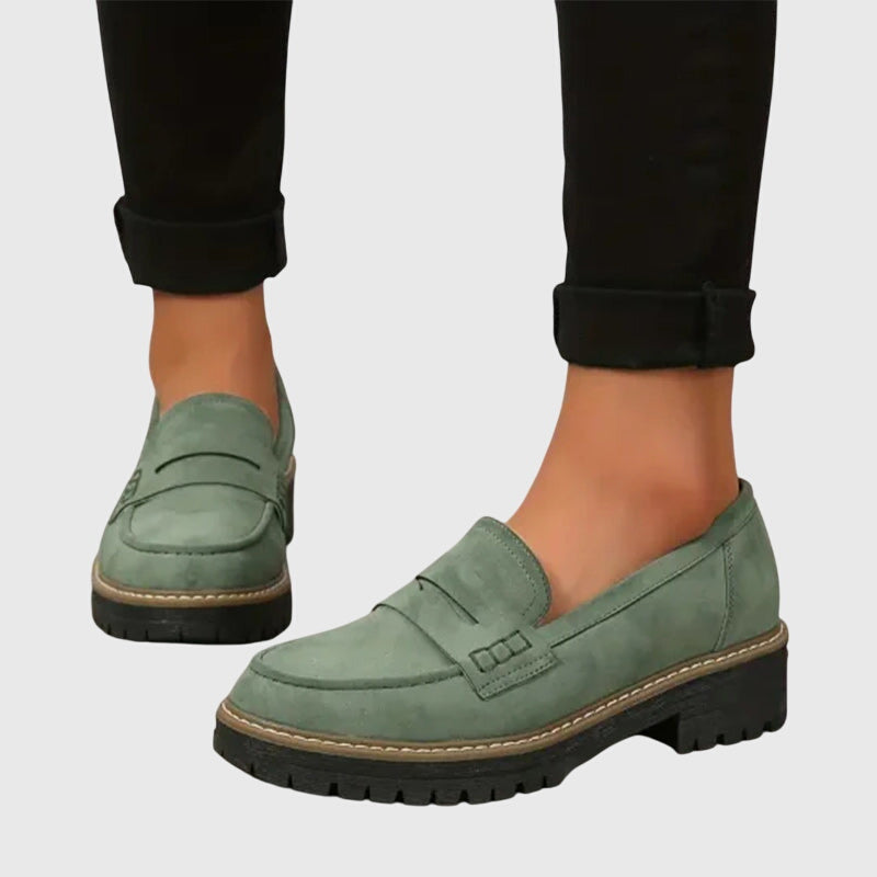 Women's Timeless Suede Loafers in Green