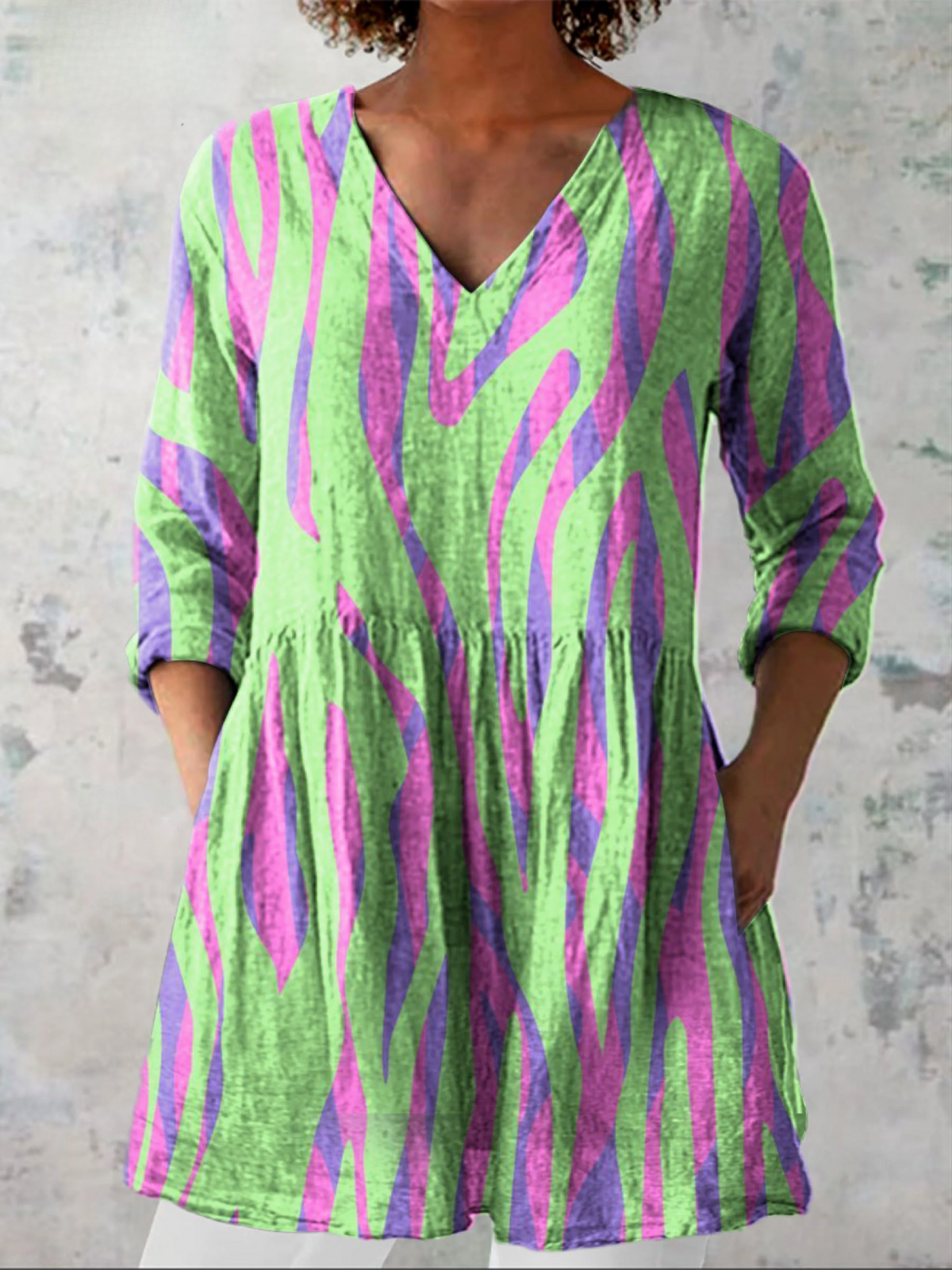 Oceane Long Blouse with V-Neck in Green