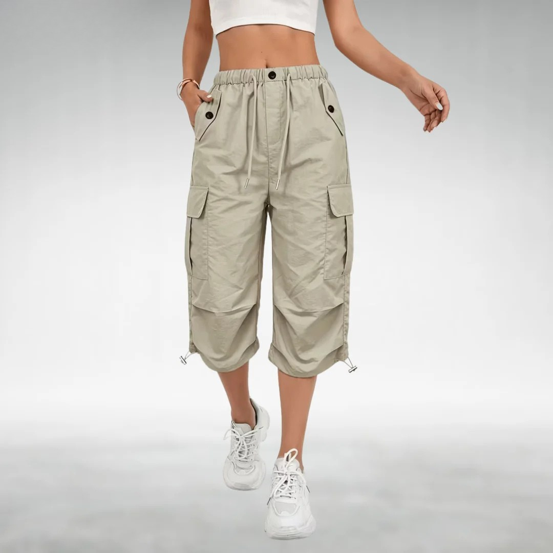Women's Relaxed Fit Cargo Pants in Khaki