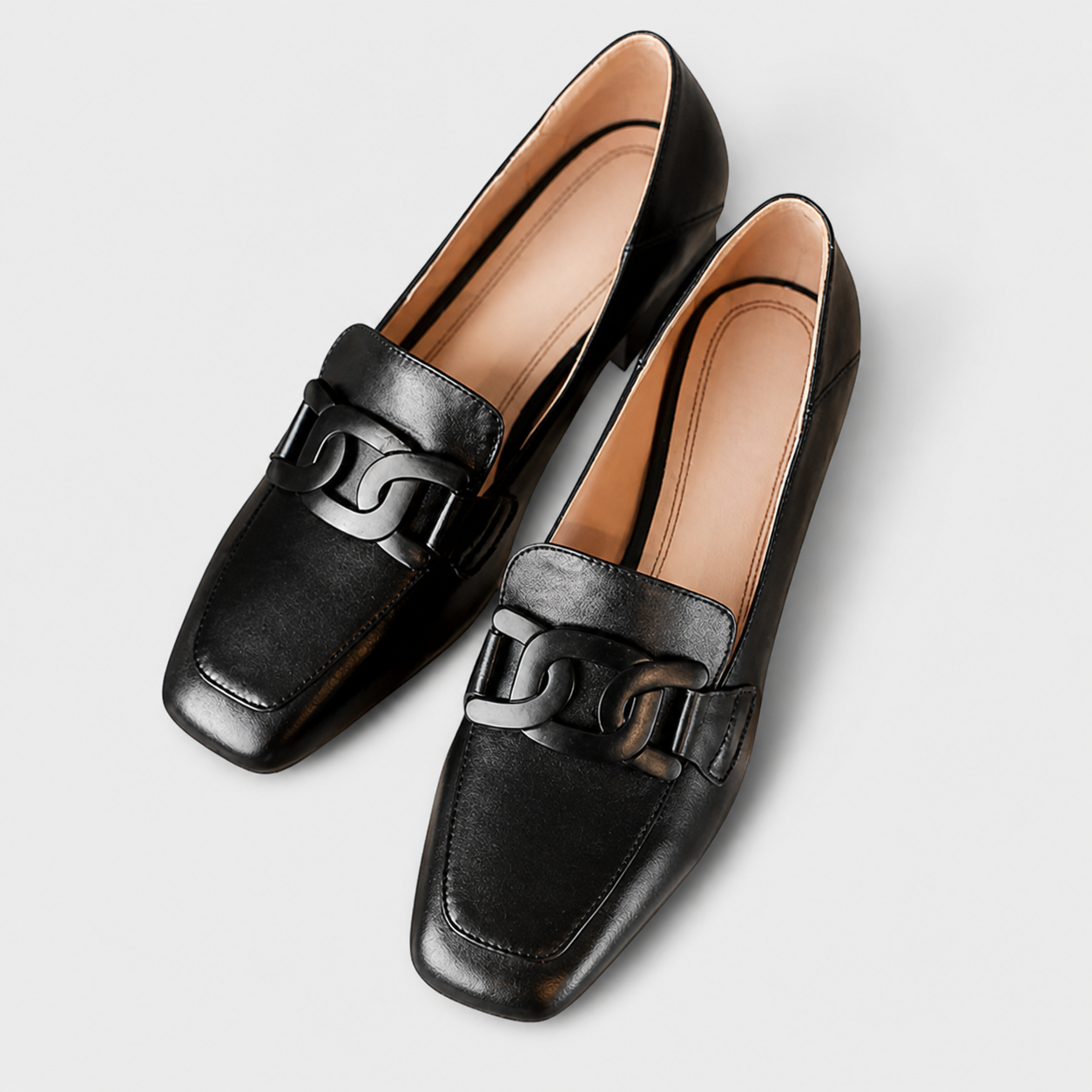 Women's Slipper in Black