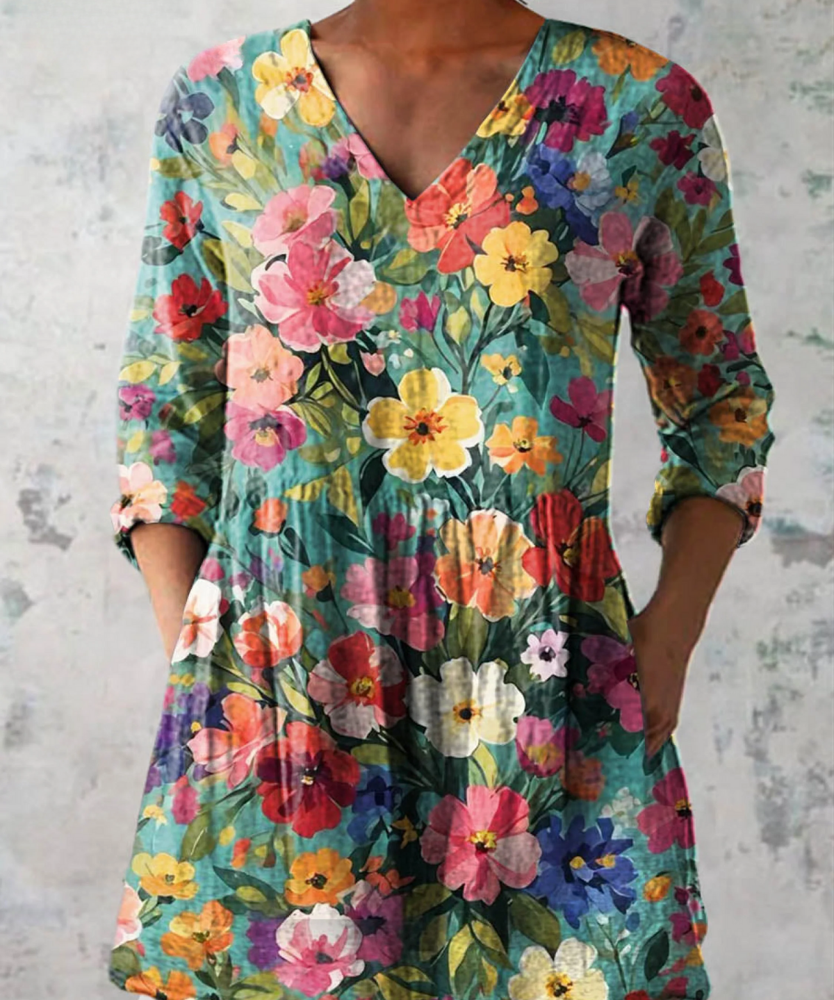 Nora Long Blouse with V-Neck in Multicolor