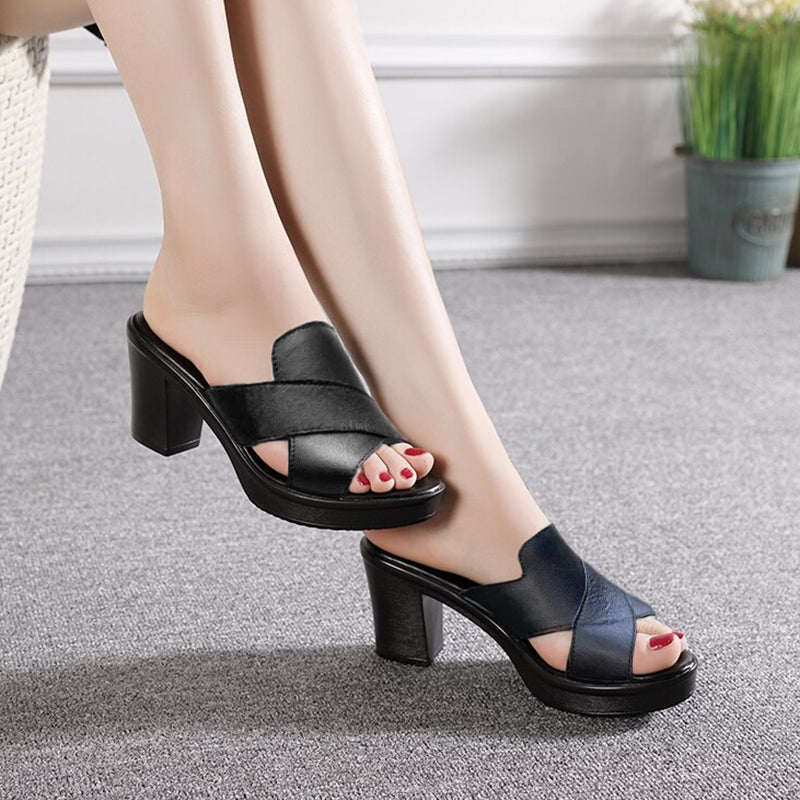 Hallie Elegant Comfort Sandals in Black