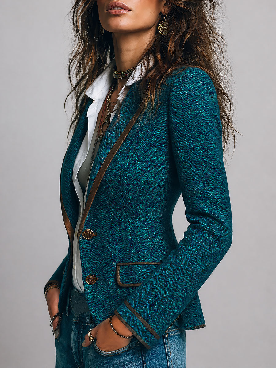 Éléonore | Fitted Chevron Blazer with Contrasting Edges