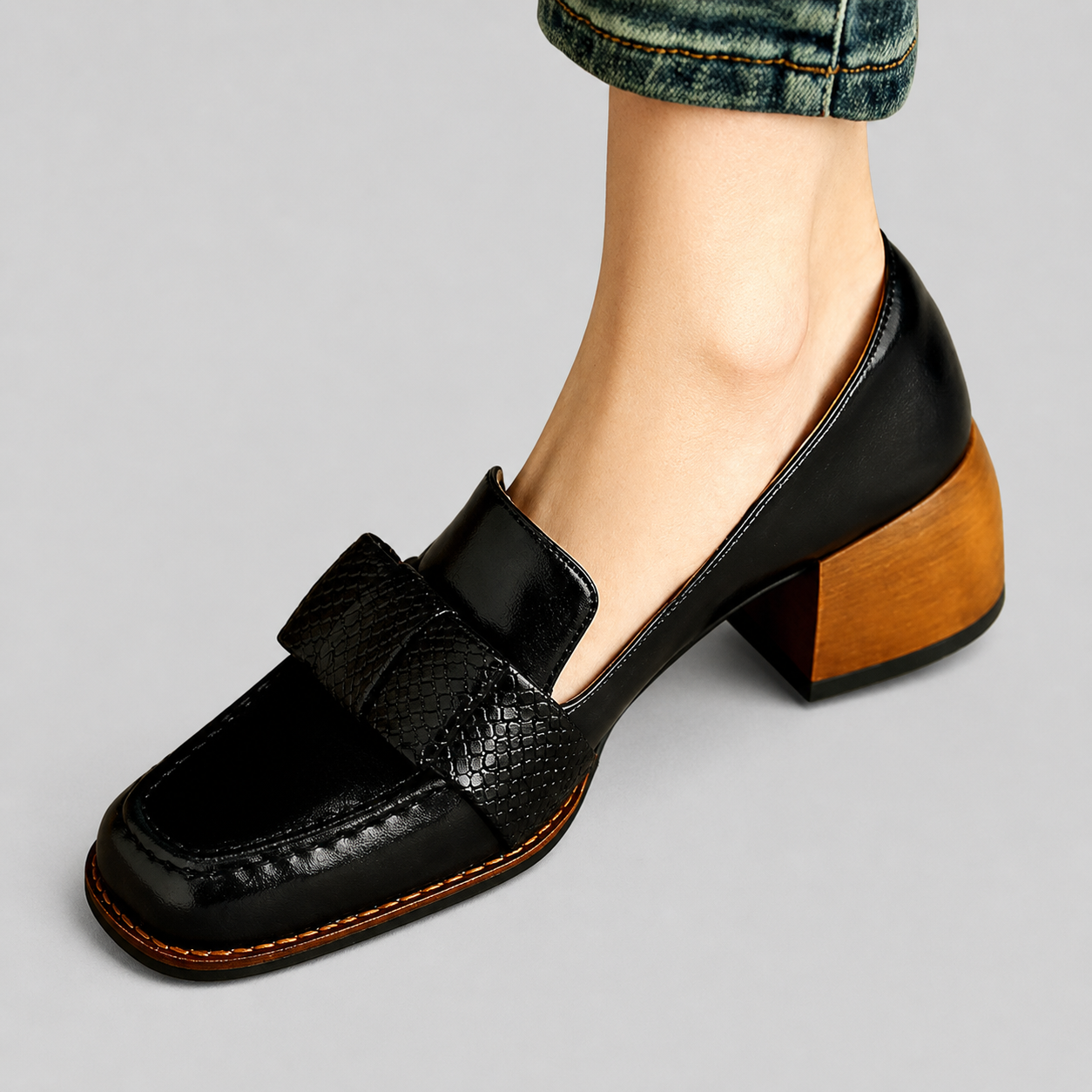 Women's Knot Loafers