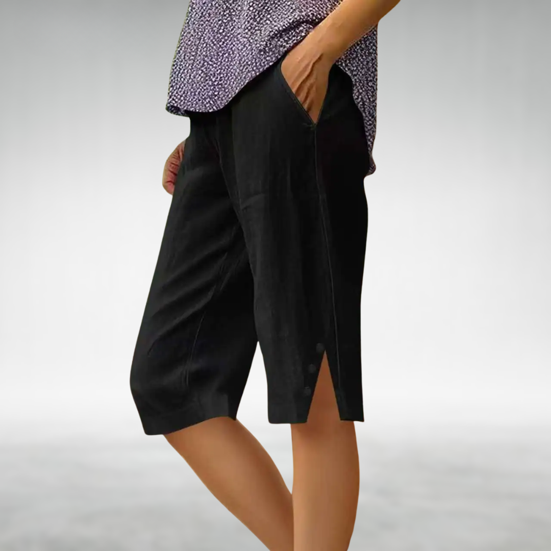 Julia Everyday Shorts with a Relaxed Fit in Black