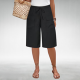Carmen Capri Pants with a Relaxed Fit in Black