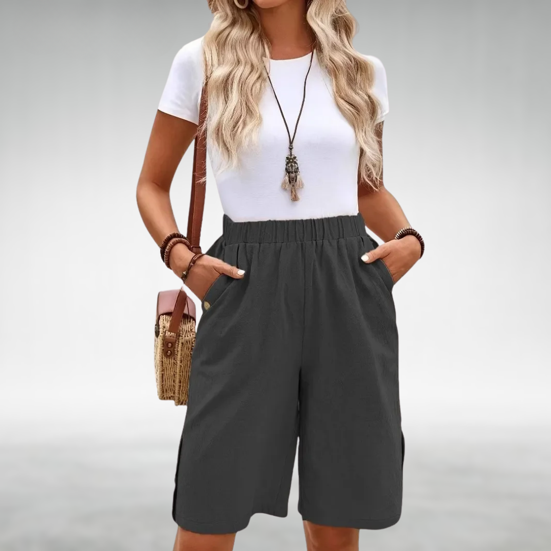 Clara Everyday Shorts with a Relaxed Fit in Dark Gray