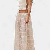 Halter Neck Pleated Ensemble with Flowing High-Waisted Skirt, photo 3