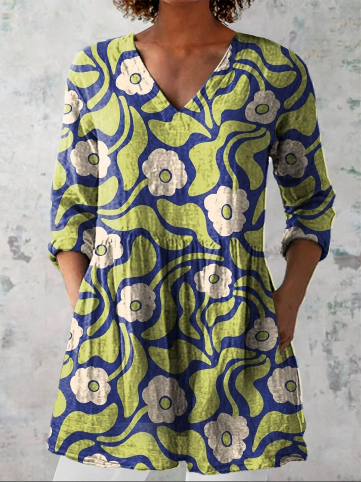 Elodie Long Blouse with V-Neck in Green
