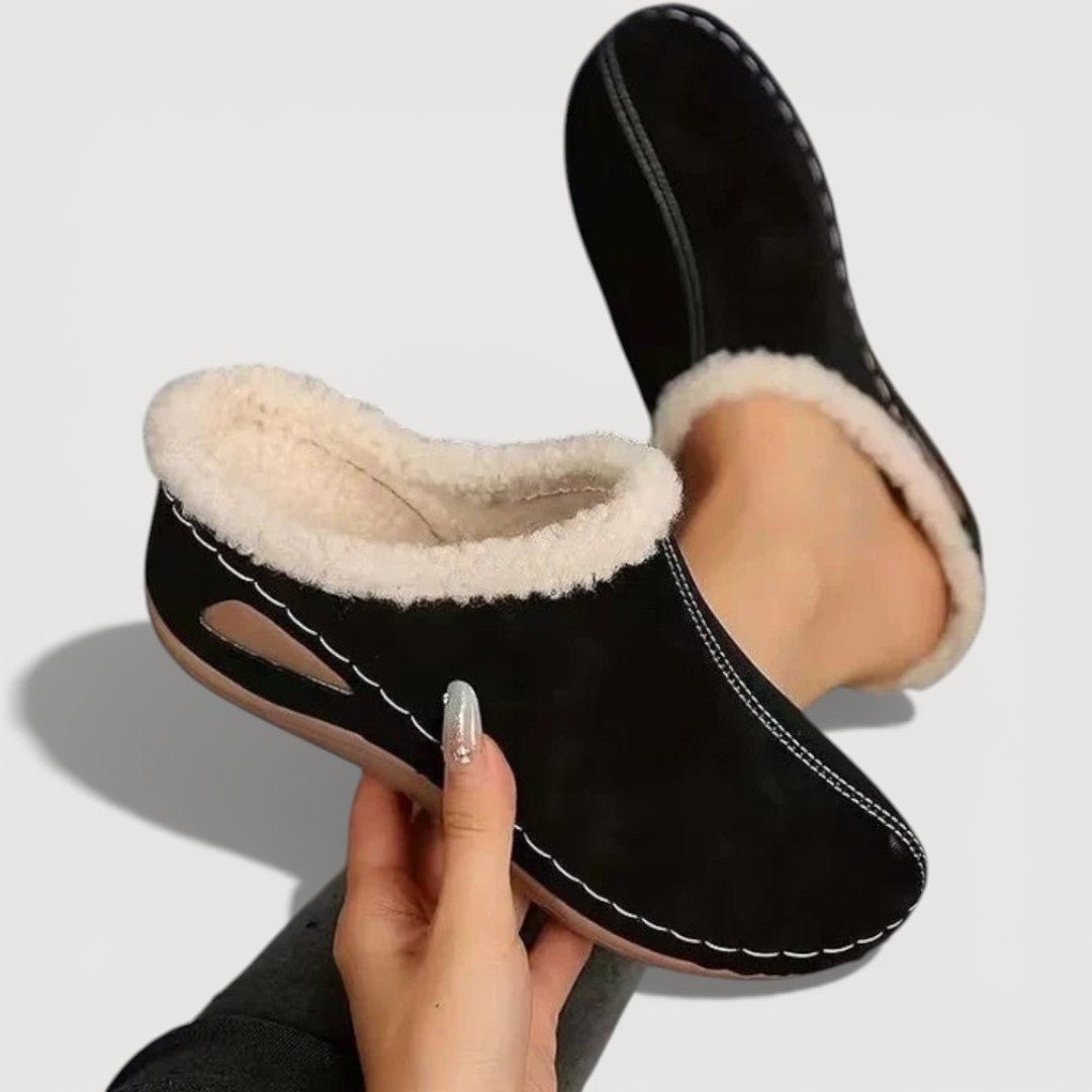 Leah Comfort Slippers in Black