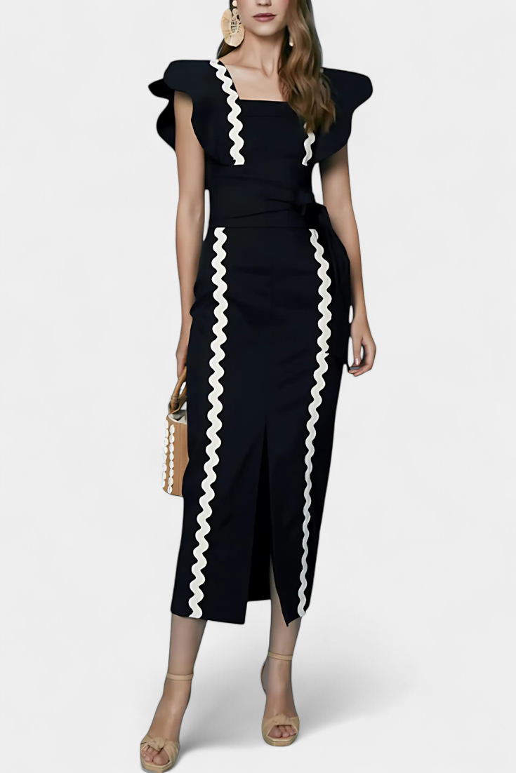 Ruffle-Sleeve Fitted Top with Wavy Accents in Black