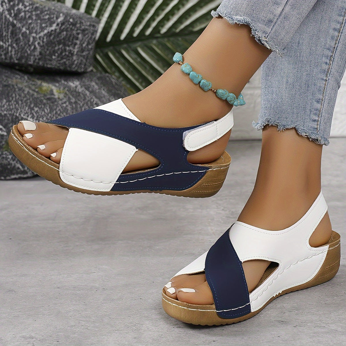 Women's Ultra Comfortable Sandal in Blue