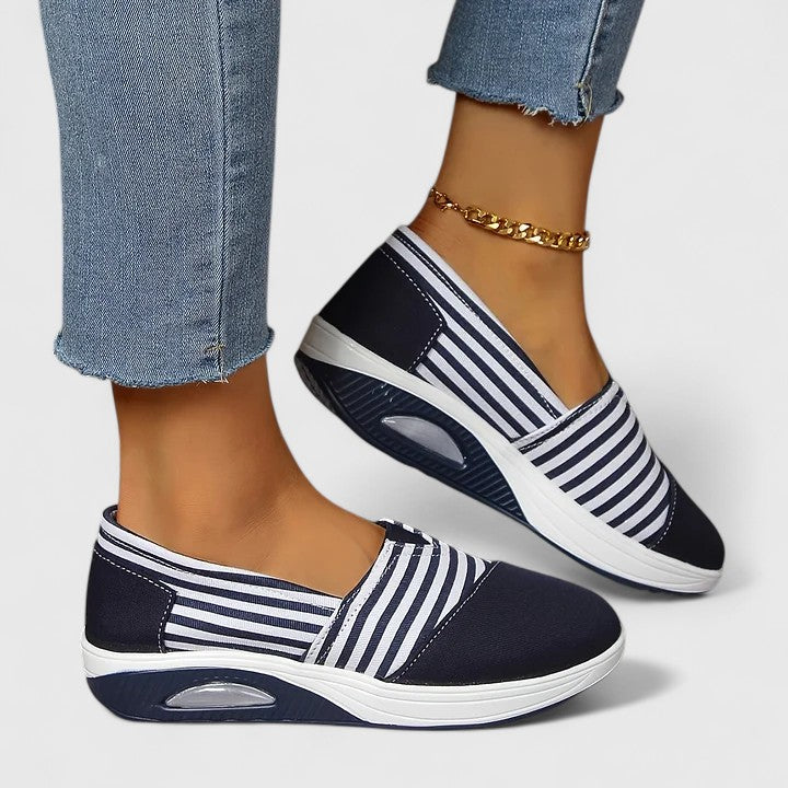 Julia Comfort Sneakers
