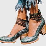 Women's Elegant and Comfortable Sandals in Green snake