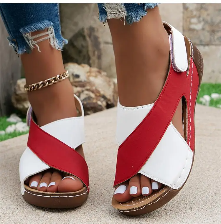 Girons Comfortable and Lightweight Sandals in Red