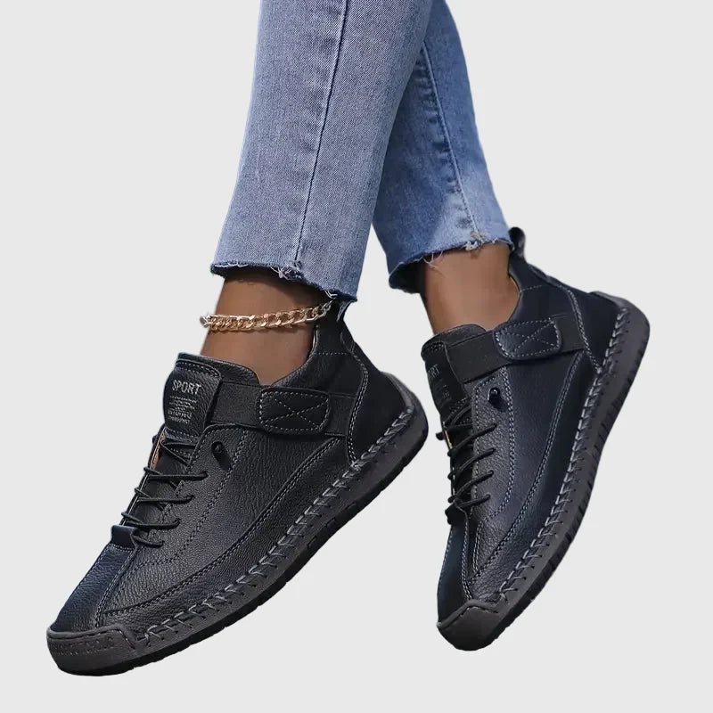 Saela Comfort Sneakers in Black