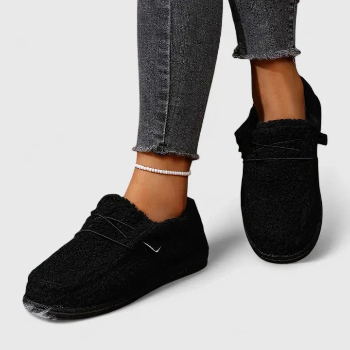 Nia Comfort Loafers in Black