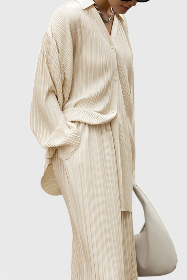 Women's Oversized Cut Pleated Two-Piece Set, photo 2