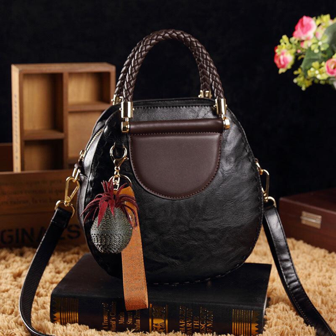 Women's Versatile Leather Tote in Black