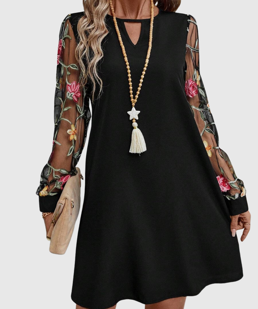 Jorli Elegant Dress in Black