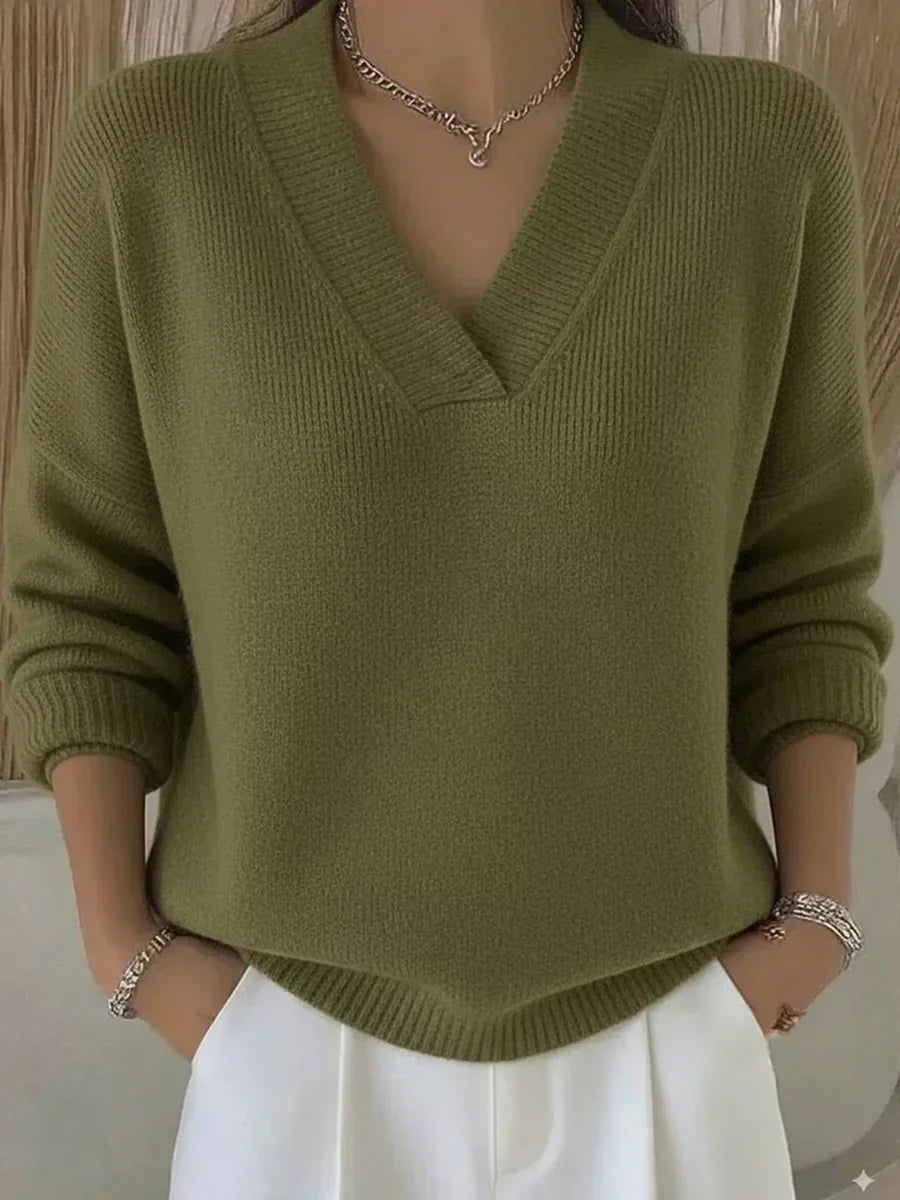 Vivelle Relaxed V-Neck Sweater in Green