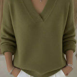 Vivelle Relaxed V-Neck Sweater in Green