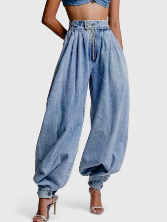 Women's Stylish and Comfortable Jeans in Blue