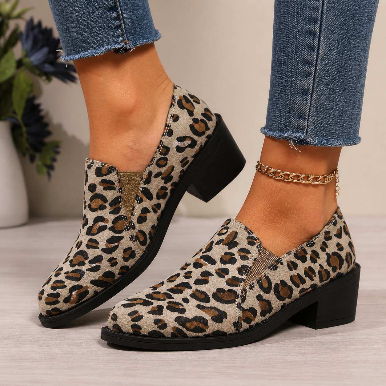 Angélique Leopard Moccasin in Khaki