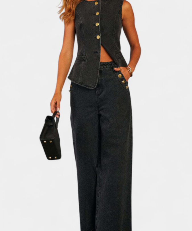 Fitted Sleeveless Jacket & Wide-Leg Jeans in Black