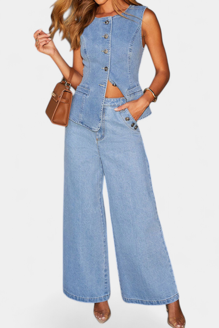 Fitted Sleeveless Jacket & Wide-Leg Jeans in Blue