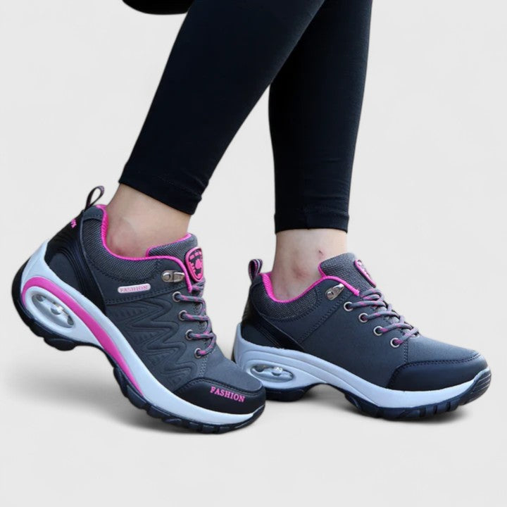 Leslie Comfortable Sneakers in Gray