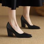 Ava Elegant Pumps in Black