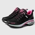 Leslie Comfortable Sneakers in Black