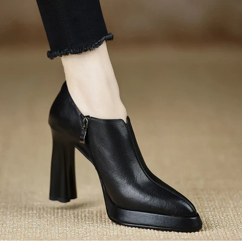 Women's Pointed-Toe Platform High Heels in Black