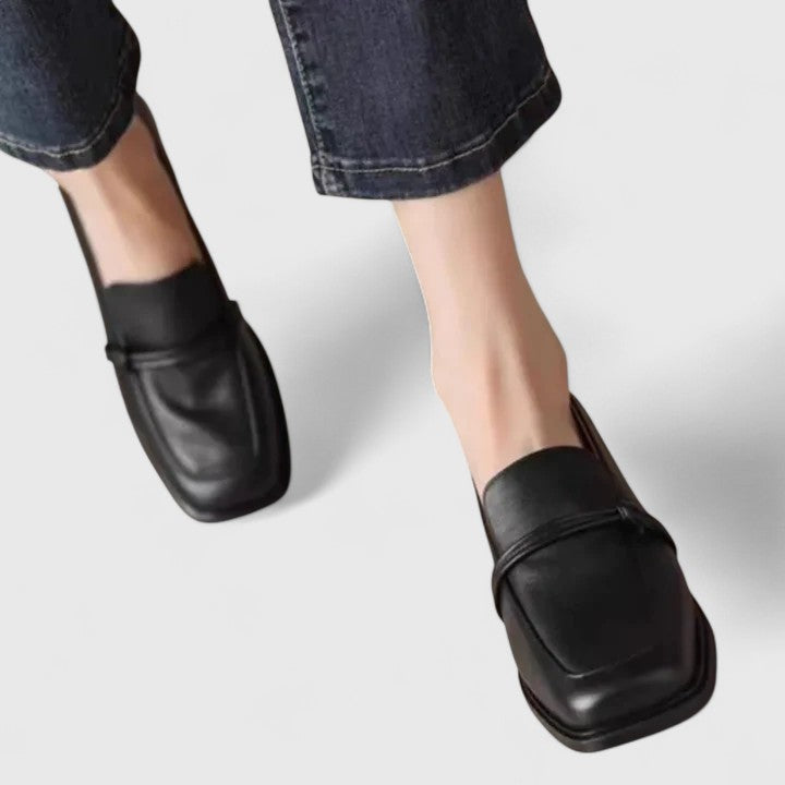 Dixie Comfort Loafers in Black