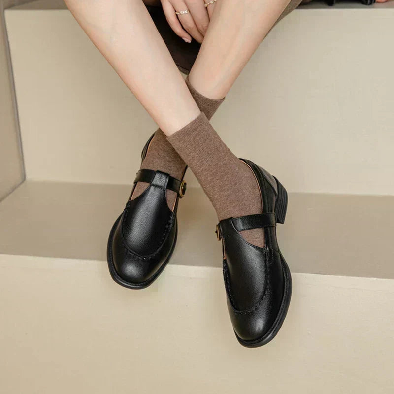 Women's Retro Shoes in Black