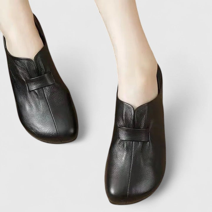 Elyndria Comfort Loafers in Black