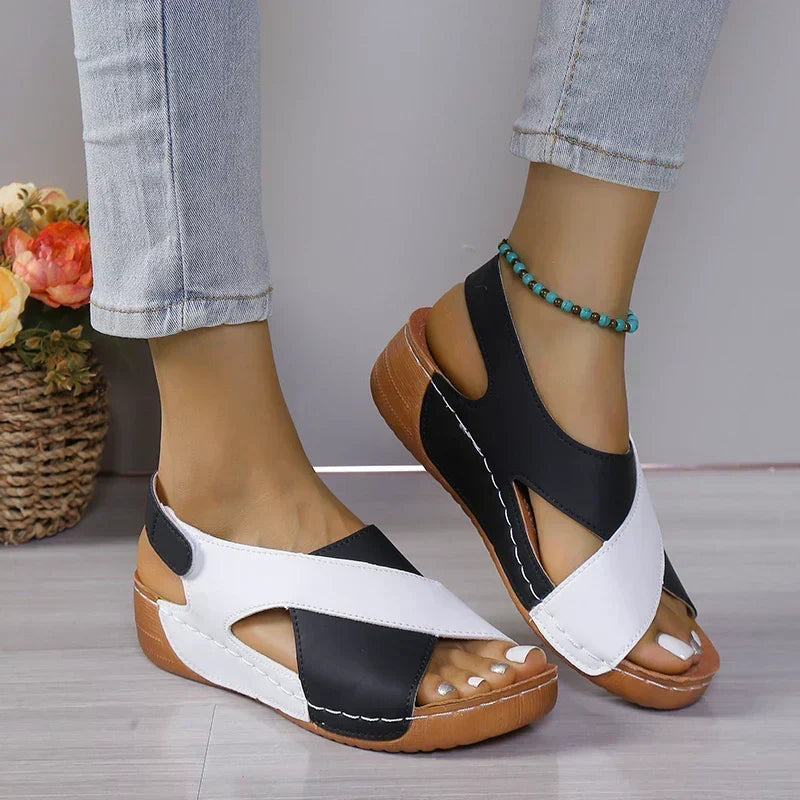 Olivia Comfort Sandals in Black and White