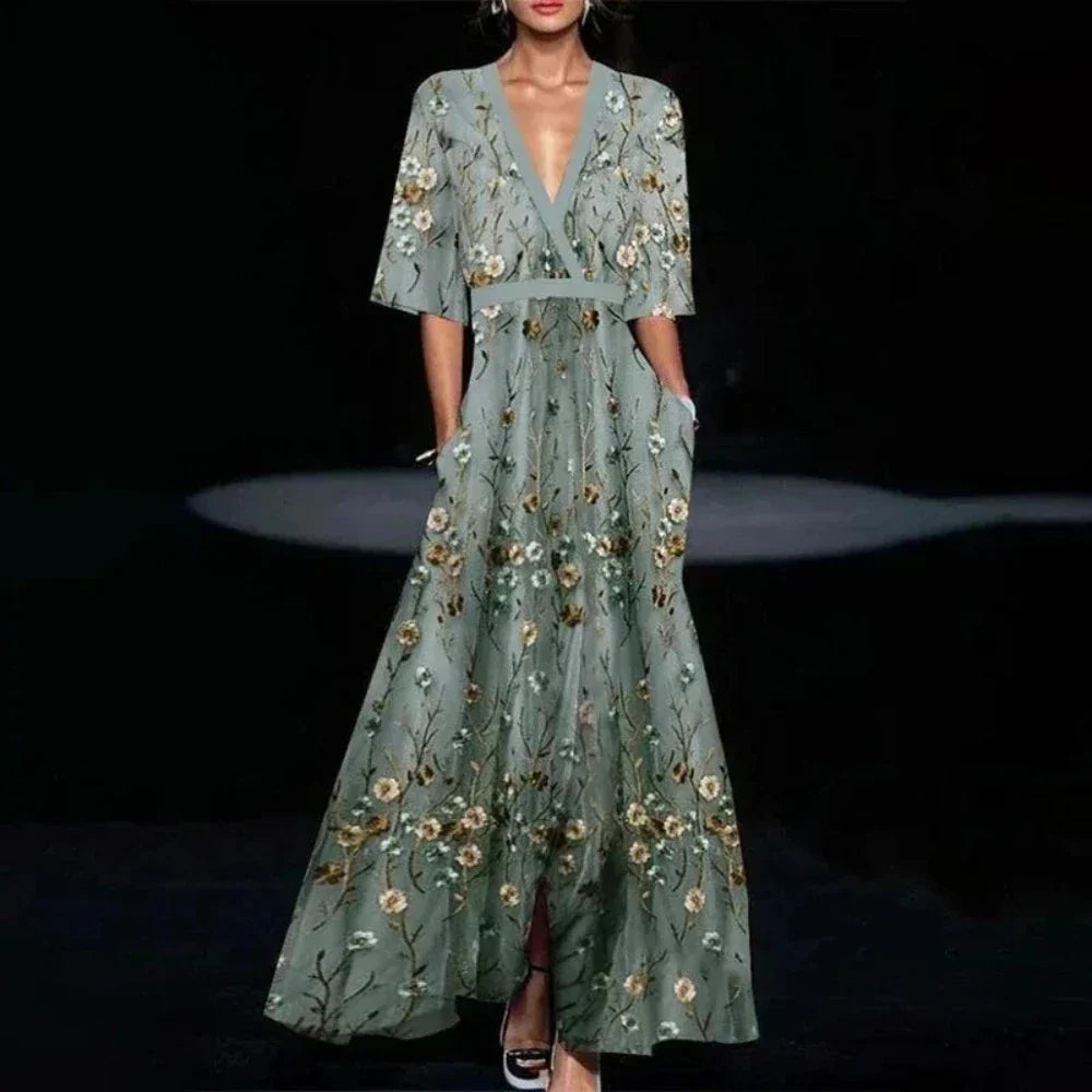 Elegant Maxi Dress with Floral Pattern in Green