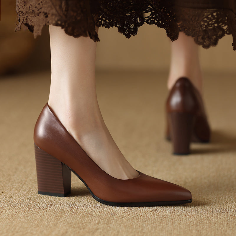 Ava Elegant Pumps in Brown