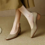 Emma Classic Pumps in Beige