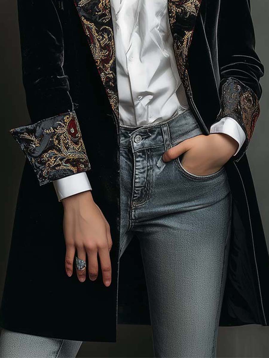 Léontine | Fitted Black Baroque Printed Blazer