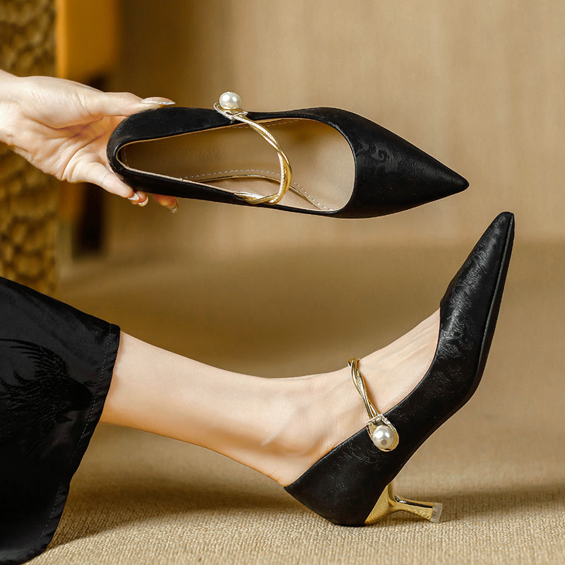 Women's Pearl-Strap Pointed-Toe Kitten Heels in Black