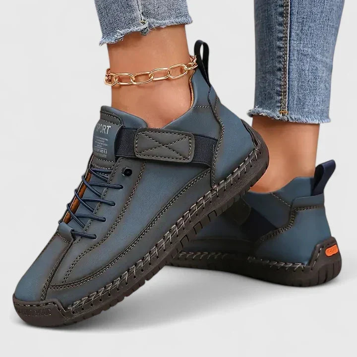 Kymberleigh Comfort Sneakers in Dark Blue
