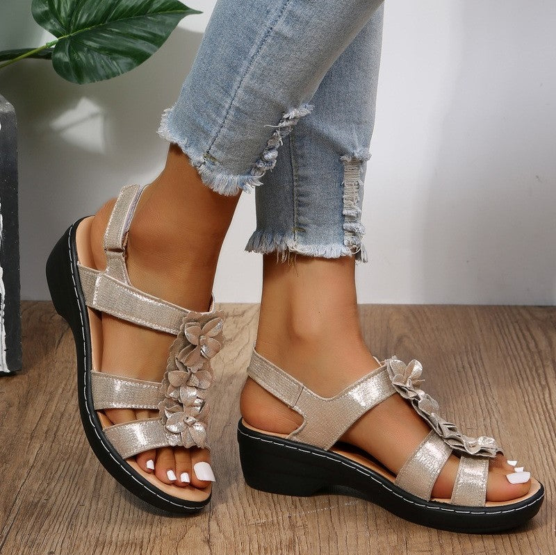Bordeaux Comfortable and Lightweight Sandals in Gold