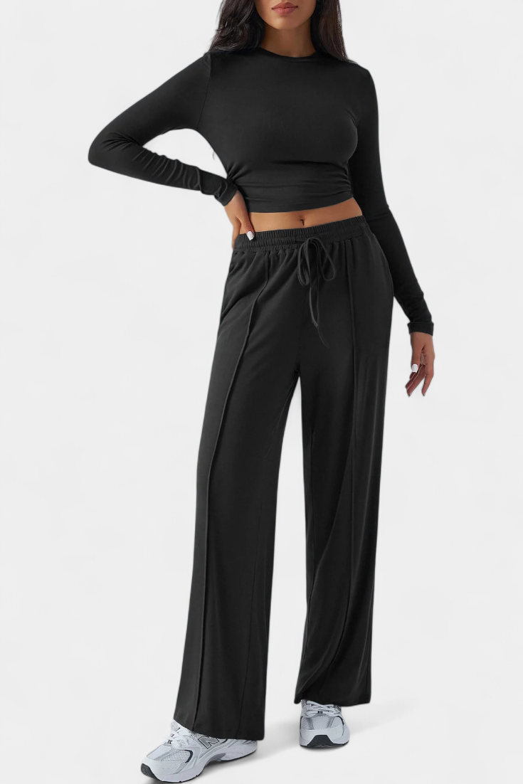 Elastic-Fit Viscose Yoga Set with Round Neck in Black