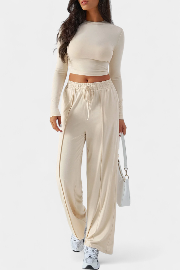 Elastic-Fit Viscose Yoga Set with Round Neck in Apricot