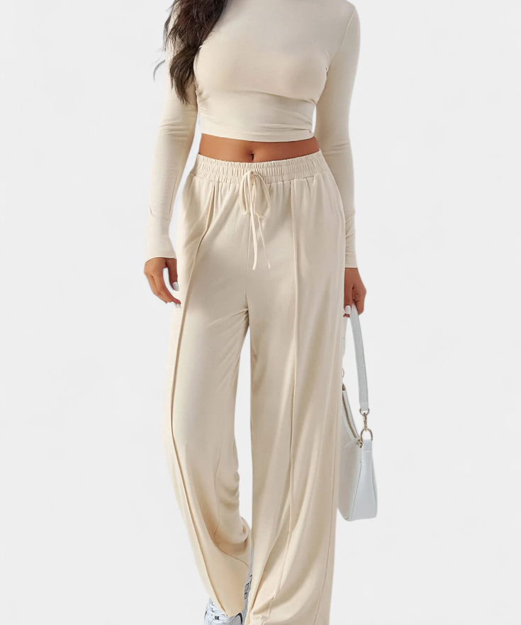 Elastic-Fit Viscose Yoga Set with Round Neck in Apricot