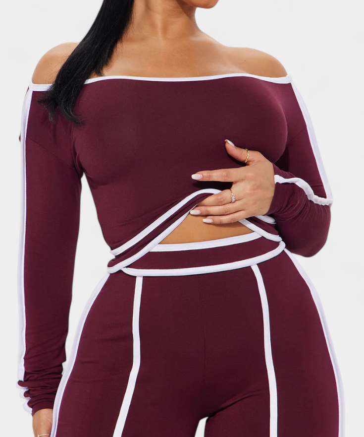Off-Shoulder Set with Bold Striped Accents, photo 2